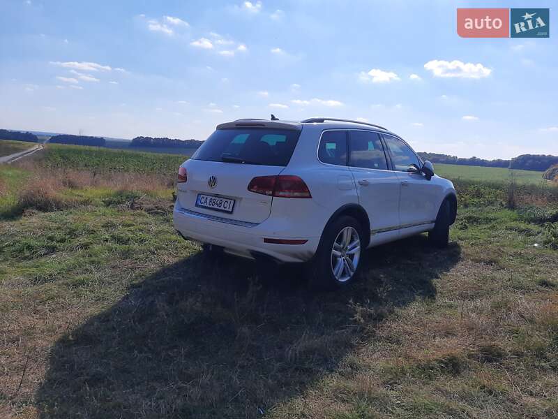 Внедорожник / Кроссовер Volkswagen Touareg 2012 в Умани