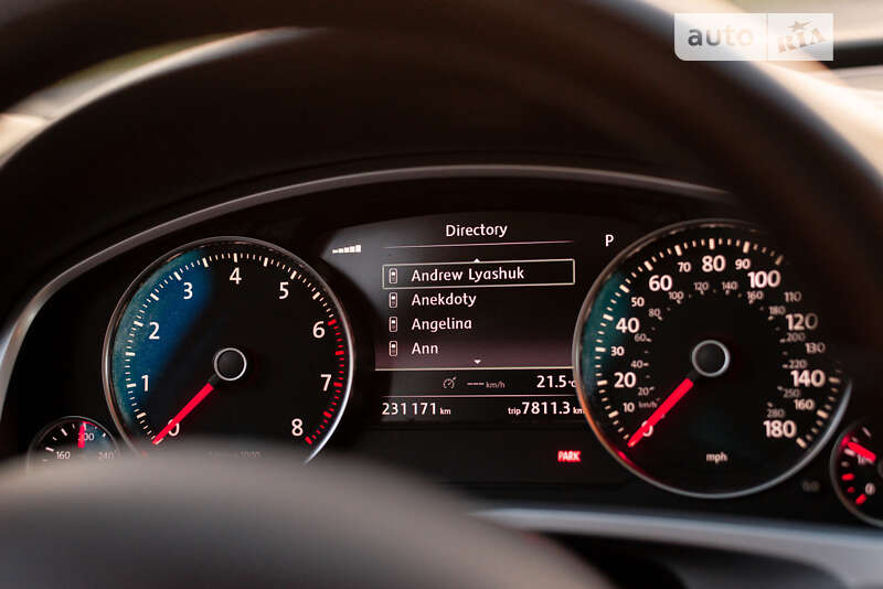 Внедорожник / Кроссовер Volkswagen Touareg 2011 в Ровно