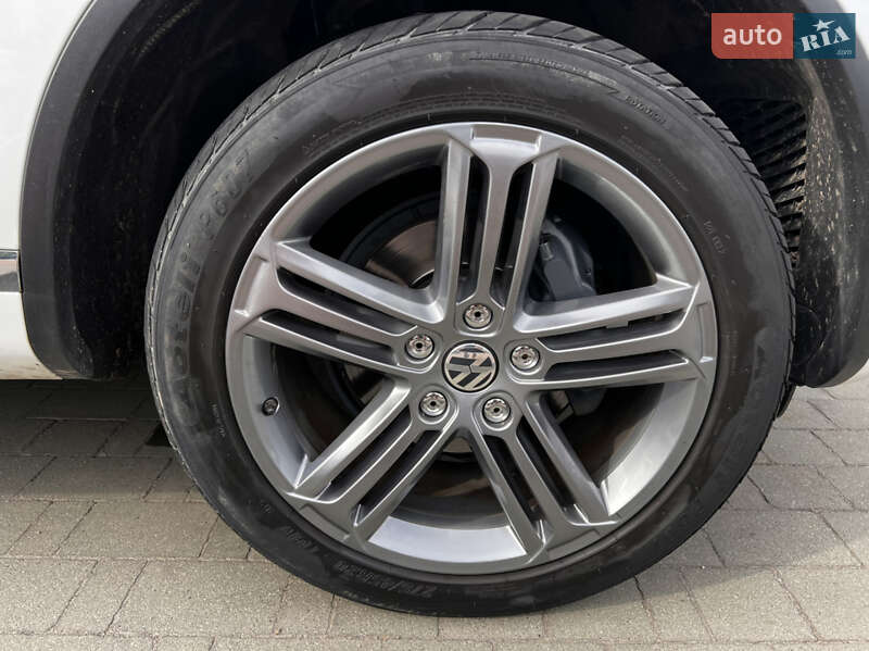 Внедорожник / Кроссовер Volkswagen Touareg 2015 в Хмельницком фото 38 Внедорожник / Кроссовер Volkswagen Touareg 2015 в Хмельницком