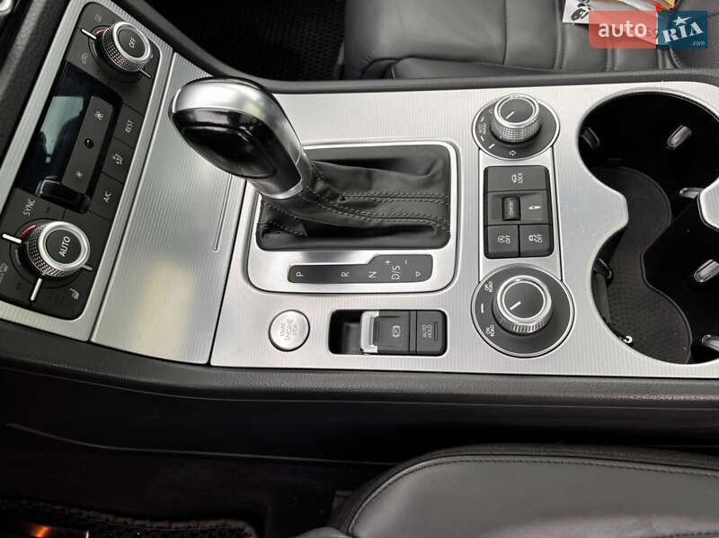 Внедорожник / Кроссовер Volkswagen Touareg 2015 в Хмельницком фото 47 Внедорожник / Кроссовер Volkswagen Touareg 2015 в Хмельницком