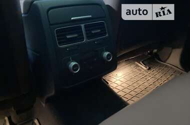 Внедорожник / Кроссовер Volkswagen Touareg 2015 в 