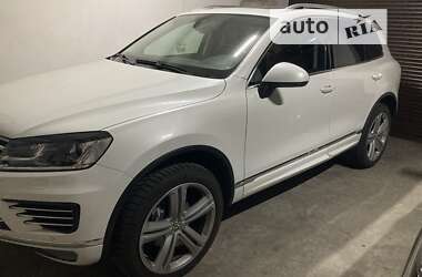 Внедорожник / Кроссовер Volkswagen Touareg 2015 в 