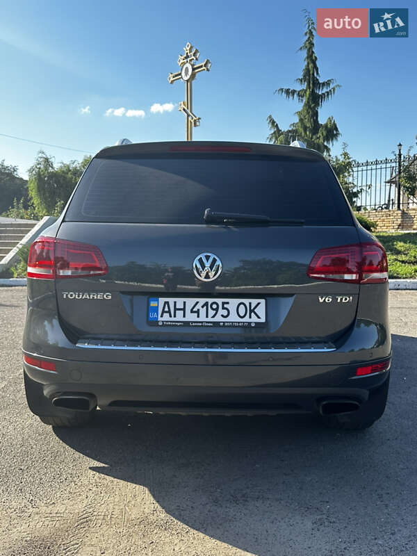 Внедорожник / Кроссовер Volkswagen Touareg 2014 в Константиновке