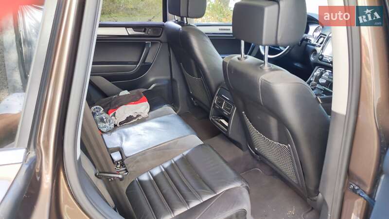 Внедорожник / Кроссовер Volkswagen Touareg 2011 в Луцке