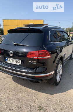 Позашляховик / Кросовер Volkswagen Touareg 2014 в Кропивницькому