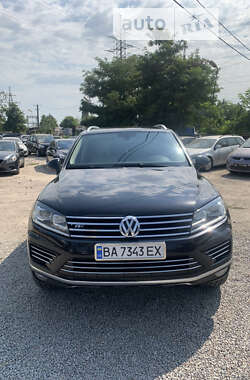 Внедорожник / Кроссовер Volkswagen Touareg 2014 в Кропивницком