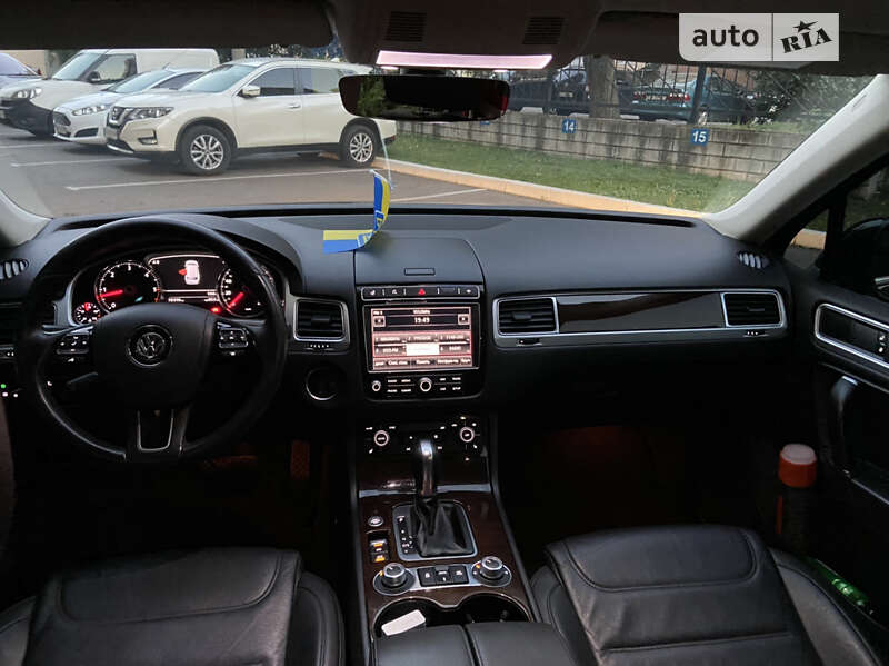 Внедорожник / Кроссовер Volkswagen Touareg 2017 в Харькове