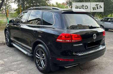 Позашляховик / Кросовер Volkswagen Touareg 2011 в Запоріжжі