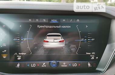Внедорожник / Кроссовер Volkswagen Touareg 2018 в 