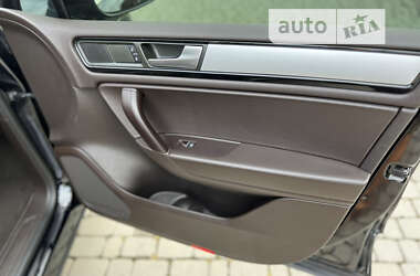 Внедорожник / Кроссовер Volkswagen Touareg 2013 в 