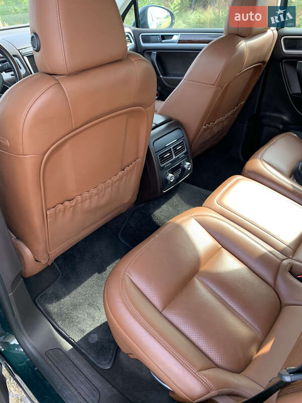 Внедорожник / Кроссовер Volkswagen Touareg 2017 в Киеве
