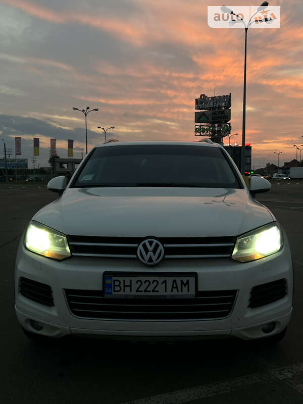 Внедорожник / Кроссовер Volkswagen Touareg 2011 в Одессе