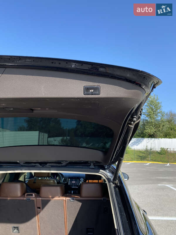 Внедорожник / Кроссовер Volkswagen Touareg 2011 в Ужгороде фото 31 Внедорожник / Кроссовер Volkswagen Touareg 2011 в Ужгороде