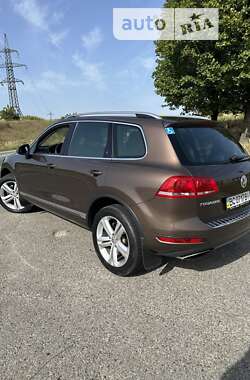 Внедорожник / Кроссовер Volkswagen Touareg 2011 в Львове