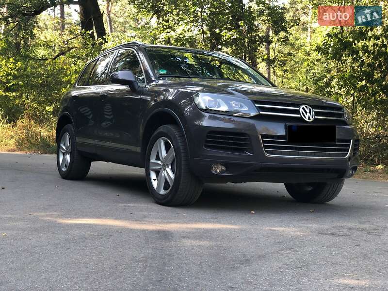 Внедорожник / Кроссовер Volkswagen Touareg 2012 в Киеве