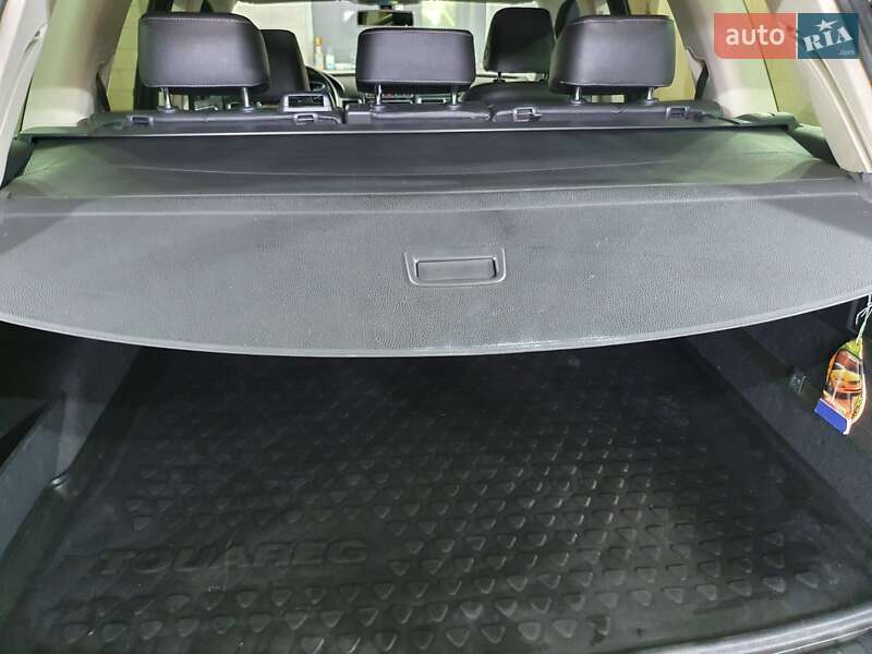 Позашляховик / Кросовер Volkswagen Touareg 2014 в Краматорську