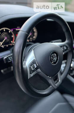 Внедорожник / Кроссовер Volkswagen Touareg 2018 в 