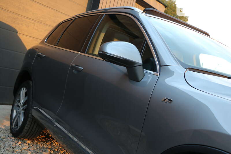 Позашляховик / Кросовер Volkswagen Touareg 2012 в Трускавці