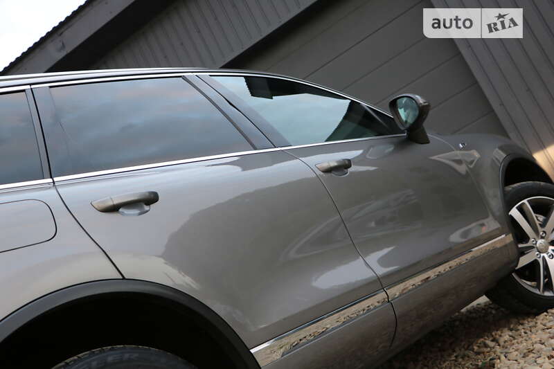 Позашляховик / Кросовер Volkswagen Touareg 2012 в Трускавці