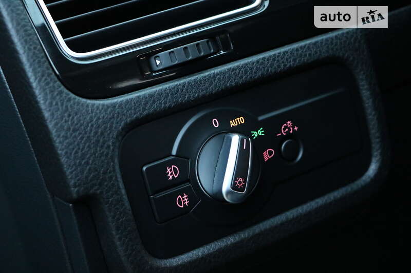 Позашляховик / Кросовер Volkswagen Touareg 2012 в Трускавці