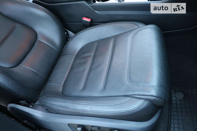 Позашляховик / Кросовер Volkswagen Touareg 2012 в Трускавці