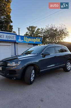 Внедорожник / Кроссовер Volkswagen Touareg 2012 в Полтаве