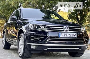 Внедорожник / Кроссовер Volkswagen Touareg 2017 в Одессе