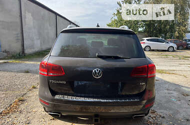 Позашляховик / Кросовер Volkswagen Touareg 2011 в 