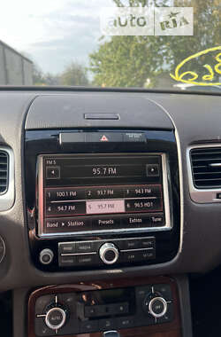 Позашляховик / Кросовер Volkswagen Touareg 2011 в 