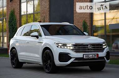 Внедорожник / Кроссовер Volkswagen Touareg 2018 в Черновцах