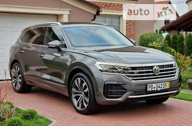 Внедорожник / Кроссовер Volkswagen Touareg 2019 в Черновцах