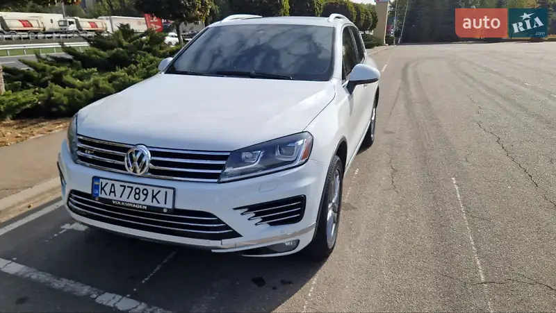 Позашляховик / Кросовер Volkswagen Touareg 2014 в 