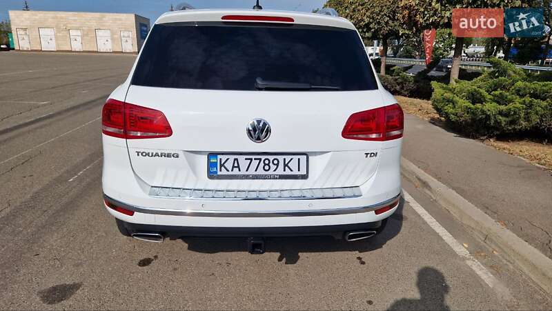 Внедорожник / Кроссовер Volkswagen Touareg 2014 в Киеве