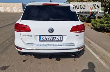 Внедорожник / Кроссовер Volkswagen Touareg 2014 в Киеве