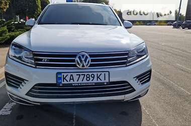 Внедорожник / Кроссовер Volkswagen Touareg 2014 в Киеве