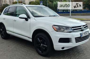 Универсал Volkswagen Touareg 2012 в Киеве