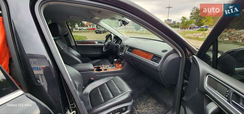 Позашляховик / Кросовер Volkswagen Touareg 2010 в Снятині