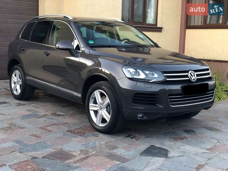 Внедорожник / Кроссовер Volkswagen Touareg 2012 в Броварах