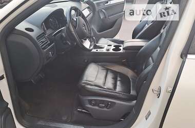 Позашляховик / Кросовер Volkswagen Touareg 2011 в Броварах