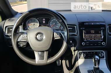 Позашляховик / Кросовер Volkswagen Touareg 2013 в Києві