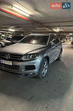 Внедорожник / Кроссовер Volkswagen Touareg 2013 в 