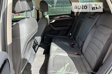 Внедорожник / Кроссовер Volkswagen Touareg 2021 в 