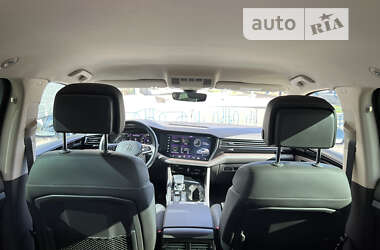 Внедорожник / Кроссовер Volkswagen Touareg 2021 в 