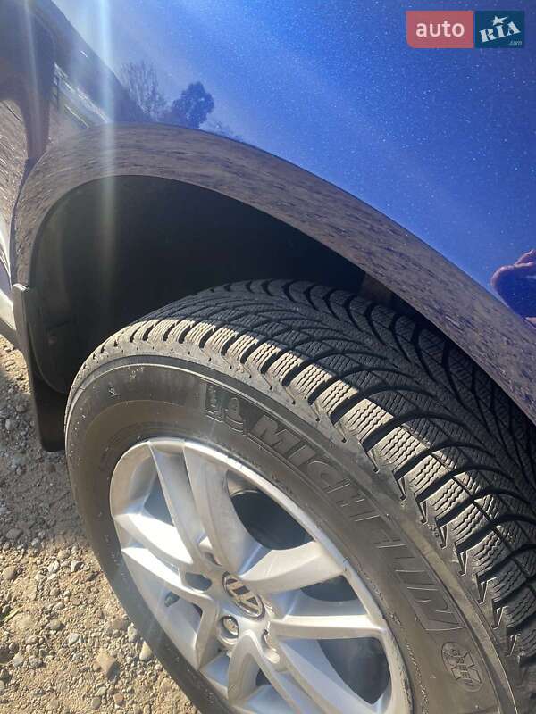 Позашляховик / Кросовер Volkswagen Touareg 2004 в Могилів-Подільському