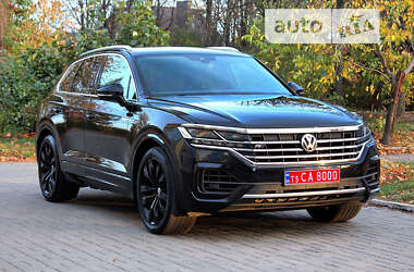Позашляховик / Кросовер Volkswagen Touareg 2018 в 