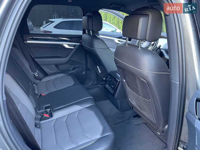 Внедорожник / Кроссовер Volkswagen Touareg 2020 в Одессе