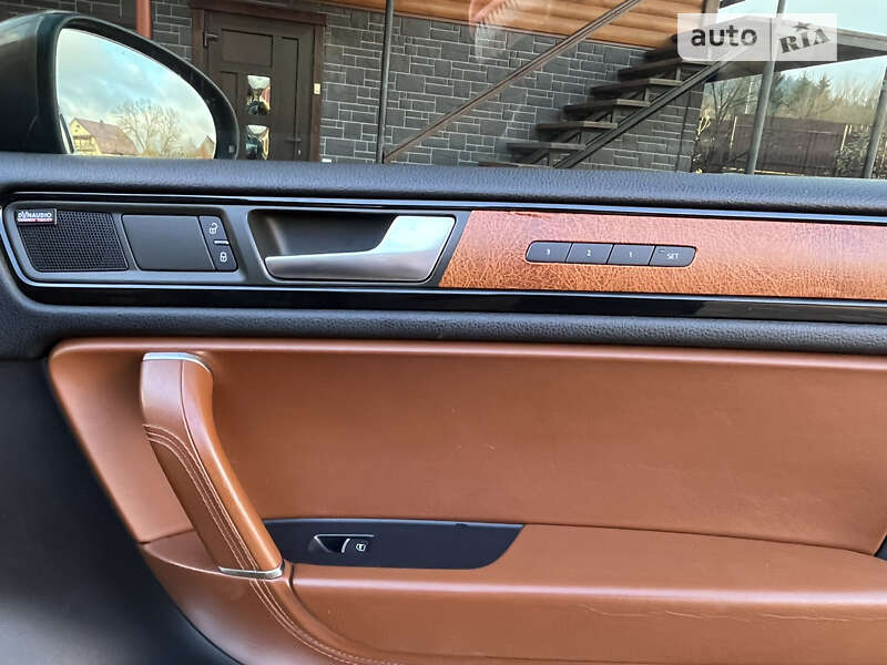 Внедорожник / Кроссовер Volkswagen Touareg 2014 в Славском