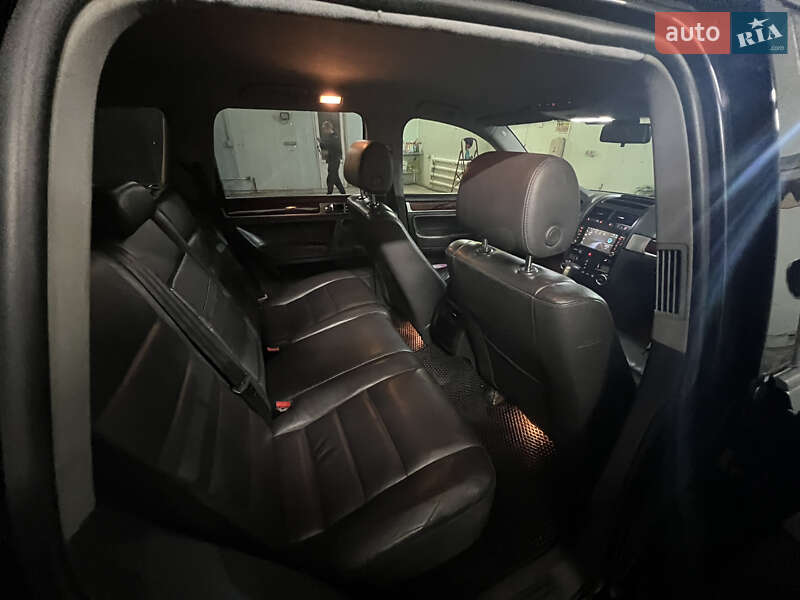 Внедорожник / Кроссовер Volkswagen Touareg 2005 в Каменском