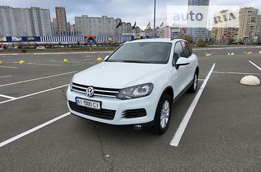 Внедорожник / Кроссовер Volkswagen Touareg 2014 в Житомире