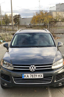 Внедорожник / Кроссовер Volkswagen Touareg 2011 в Киеве